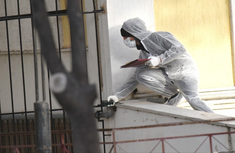 Εβαλαν εκρηκτικό μηχανισμό πίσω από το Α.Τ. Δάφνης: «Είναι για τον Λάμπρο» [εικόνες] | iefimerida.gr 1