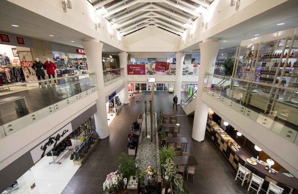 Paradise Papers: Ο Μπόνο των U2 αγόρασε εμπορικό κέντρο στη Λιθουανία μέσω... Μάλτας [εικόνες] | iefimerida.gr 2