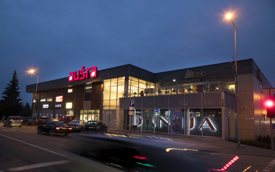 Paradise Papers: Ο Μπόνο των U2 αγόρασε εμπορικό κέντρο στη Λιθουανία μέσω... Μάλτας [εικόνες] | iefimerida.gr 0