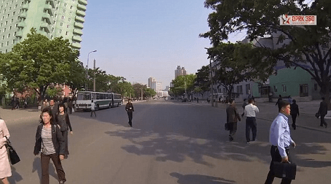 Απαγορευμένες εικόνες από τη Βόρεια Κορέα -Περιήγηση στους δρόμους της Πιονγιάνγκ με κρυφή κάμερα [βίντεο] | iefimerida.gr 0