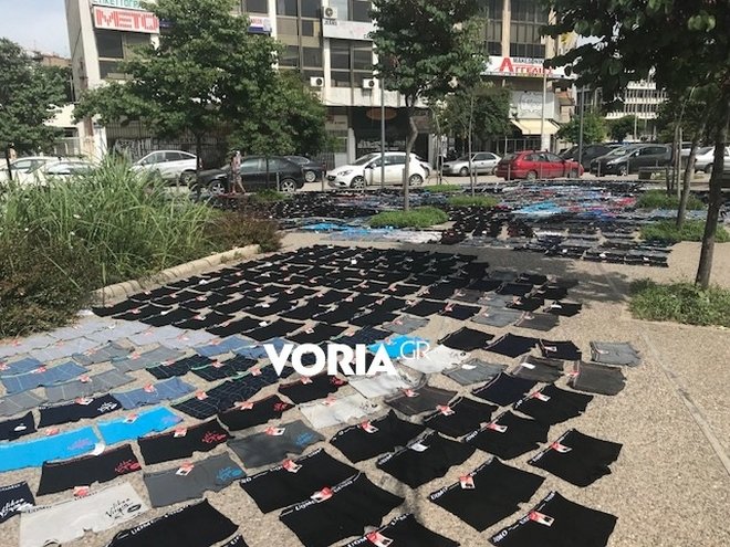 Απίστευτο: Καταστηματάρχης στη Θεσσαλονίκη άπλωσε σε πλατεία τα βρεγμένα μποξεράκια για να στεγνώσουν | iefimerida.gr 1