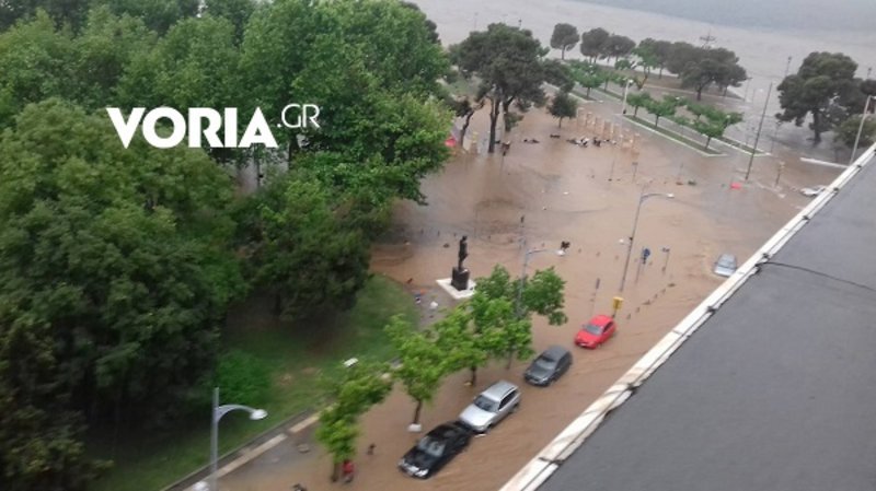 Σφοδρή θεομηνία στη Θεσσαλονίκη -Πλημμύρισε ακόμη και ο Λευκός Πύργος! | iefimerida.gr 8