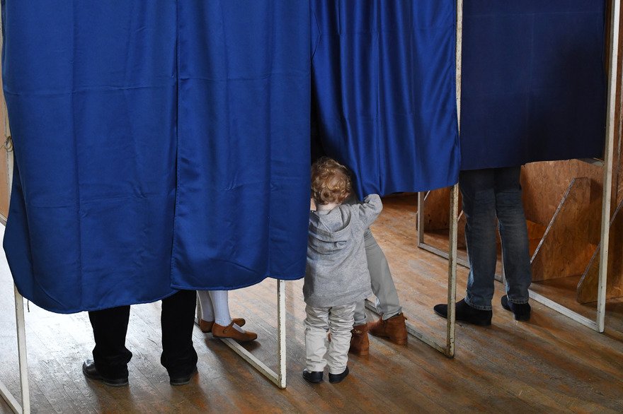Γαλλία: Η πρώτη χώρα της Ευρώπης όπου ο δικομματισμός καταρρέει | iefimerida.gr 2