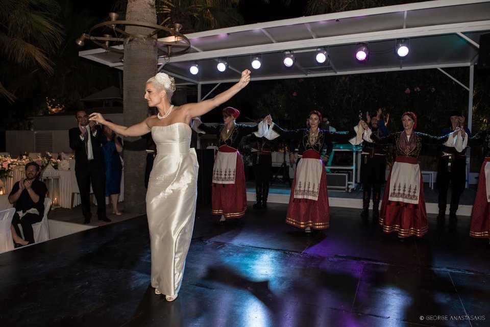 Παντρεύτηκε η ανιψιά του Βουλγαράκη στην Κρήτη -Ο χλιδάτος γάμος [εικόνες] | iefimerida.gr 4