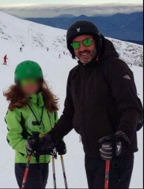 Ο ξέγνοιαστος Γιώργος Βουλγαράκης -Κάνει σκι και φωτογραφίζεται σε χιονοδρομικό κέντρο [εικόνα] | iefimerida.gr 0