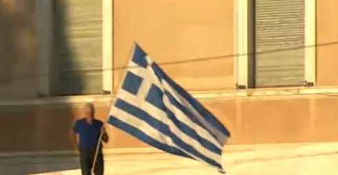 Χιλιάδες πολίτες στο Σύνταγμα φώναξαν «Μένουμε Ευρώπη» [εικόνες] | iefimerida.gr 12