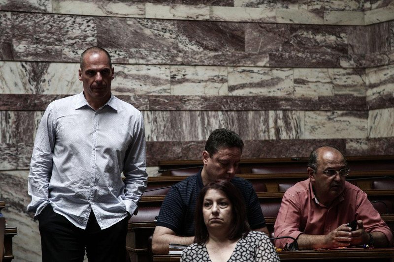 Κόπηκαν τα γέλια στον ΣΥΡΙΖΑ: Βλοσυρά βλέμματα, ύφος συνωμοτικό και άφθονη ...δραχμή [εικόνες] | iefimerida.gr 0