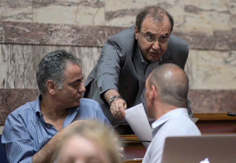 Κόπηκαν τα γέλια στον ΣΥΡΙΖΑ: Βλοσυρά βλέμματα, ύφος συνωμοτικό και άφθονη ...δραχμή [εικόνες] | iefimerida.gr 6