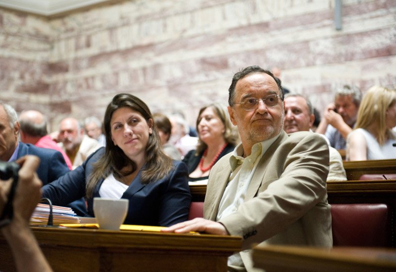 Κόπηκαν τα γέλια στον ΣΥΡΙΖΑ: Βλοσυρά βλέμματα, ύφος συνωμοτικό και άφθονη ...δραχμή [εικόνες] | iefimerida.gr 22