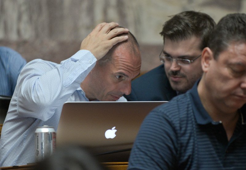 Κόπηκαν τα γέλια στον ΣΥΡΙΖΑ: Βλοσυρά βλέμματα, ύφος συνωμοτικό και άφθονη ...δραχμή [εικόνες] | iefimerida.gr 2