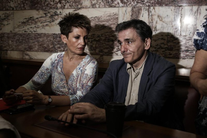 Κόπηκαν τα γέλια στον ΣΥΡΙΖΑ: Βλοσυρά βλέμματα, ύφος συνωμοτικό και άφθονη ...δραχμή [εικόνες] | iefimerida.gr 7