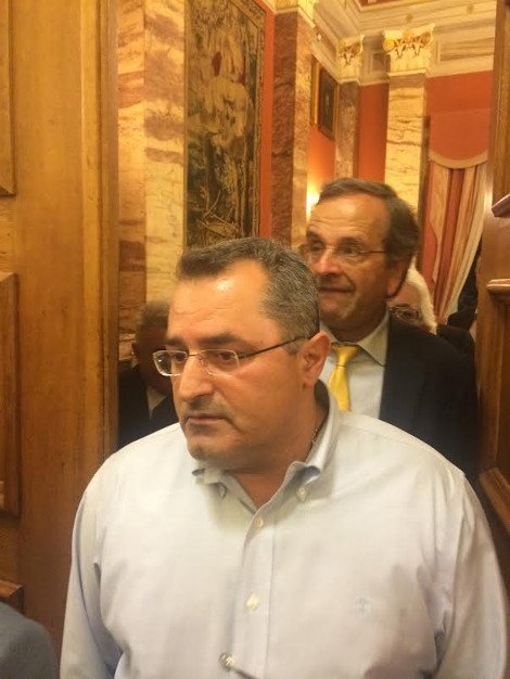 Σαμαράς σε βουλευτές: Αν πέσει η κυβέρνηση δεν θα μείνει ούτε ένα ευρώ στις τράπεζες [εικόνες] | iefimerida.gr 5