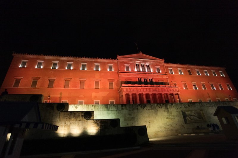 Η Βουλή έγινε «πορτοκαλί» για την εξάλειψη της βίας κατά των γυναικών [εικόνες] | iefimerida.gr 0