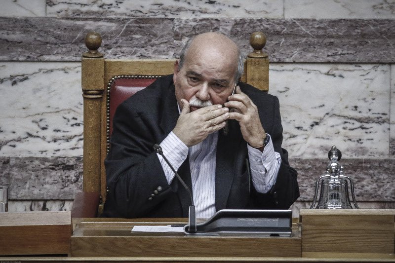 Ο Τσίπρας με το κομπολόι -Η μαραθώνια συνεδρίαση στη Βουλή μέσα από τον φωτογραφικό φακό [εικόνες] | iefimerida.gr 11