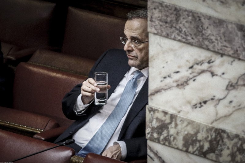 Ο Τσίπρας με το κομπολόι -Η μαραθώνια συνεδρίαση στη Βουλή μέσα από τον φωτογραφικό φακό [εικόνες] | iefimerida.gr 5