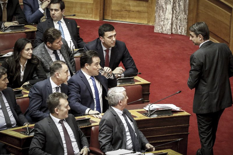 Ο Τσίπρας με το κομπολόι -Η μαραθώνια συνεδρίαση στη Βουλή μέσα από τον φωτογραφικό φακό [εικόνες] | iefimerida.gr 7