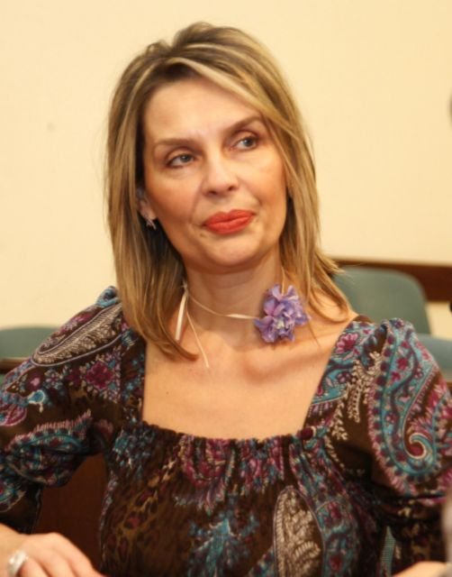 Πώς ντύνονταν οι γυναίκες βουλευτίνες πριν κάνουν απόβαση οι παπαγάλοι στη Βουλή [εικόνες] | iefimerida.gr 14