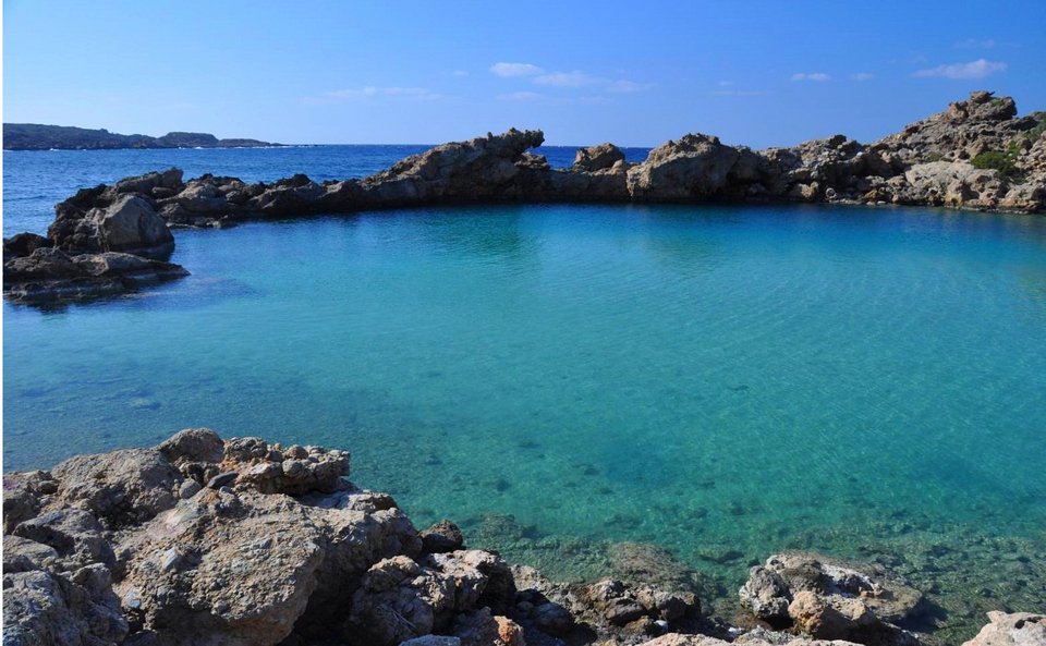 Τα άγνωστα διαμάντια της Κρήτης: Δύο φυσικές πισίνες στο... πέλαγος, με γαλαζοπράσινα νερά - Τοπίο τροπικό [εικόνες] | iefimerida.gr 1