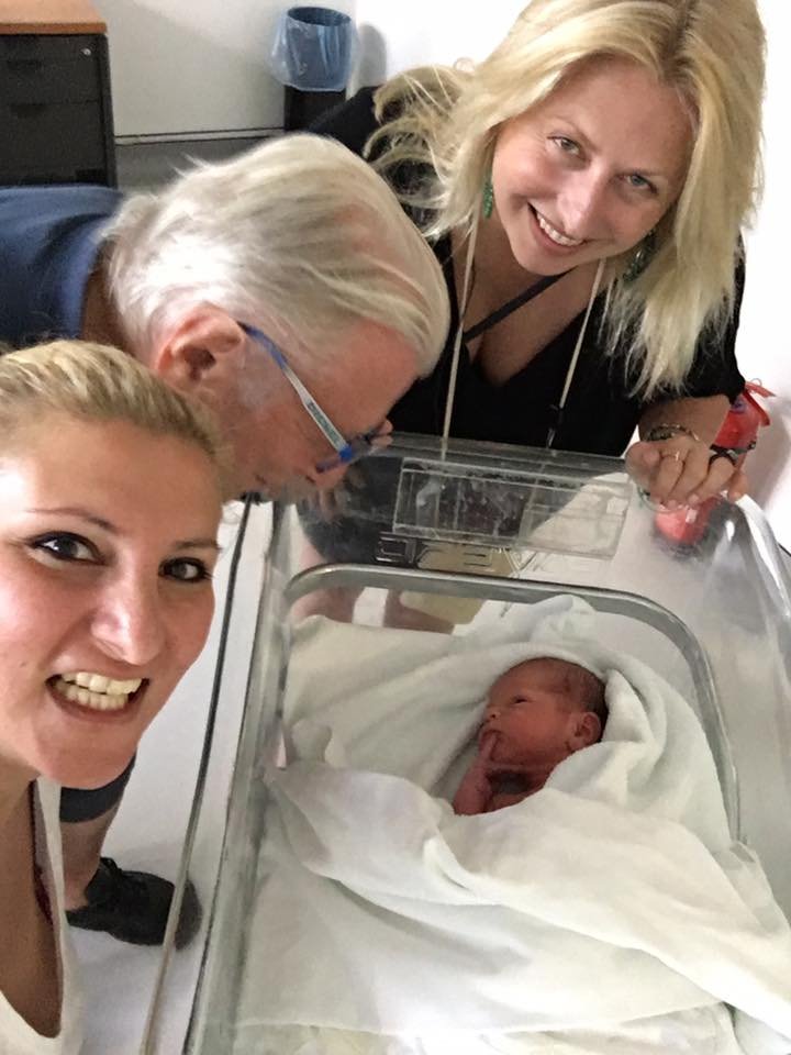 Γέννησε η σύζυγος του Κώστα Βουτσά -Οι πρώτες του φωτογραφίες από το μαιευτήριο [εικόνες] | iefimerida.gr 0