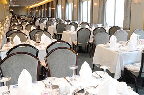 Ενα κρουαζιερόπλοιο «ζάλισε» τους πάντες στη Θεσσαλονίκη: Στιγμές χλιδής στο υπεροπολυτελές Voyager [εικόνες] | iefimerida.gr 4