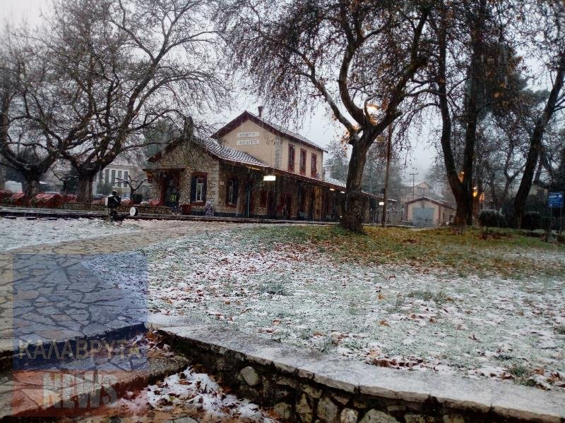 Xωρίς ρεύμα τα Καλάβρυτα και γύρω χωριά -Επεσαν στύλοι της ΔΕΗ από το χιόνι [εικόνες] | iefimerida.gr 4