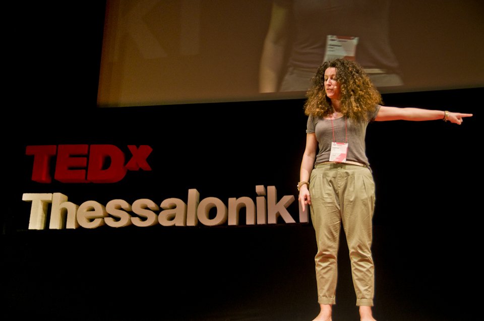 Kατερίνα Βρανά, η κωμικός που κάνει τον πλανήτη να γελάει -Τι να την κάνεις την Ακρόπολη, στην Ελλάδα μόνο η ταβέρνα μετράει [βίντεο] | iefimerida.gr 3