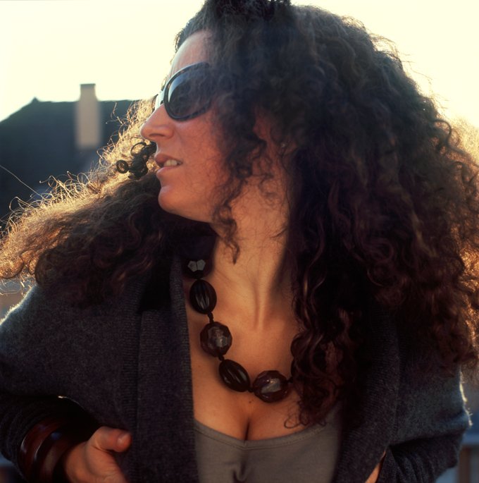 Kατερίνα Βρανά, η κωμικός που κάνει τον πλανήτη να γελάει -Τι να την κάνεις την Ακρόπολη, στην Ελλάδα μόνο η ταβέρνα μετράει [βίντεο] | iefimerida.gr 5