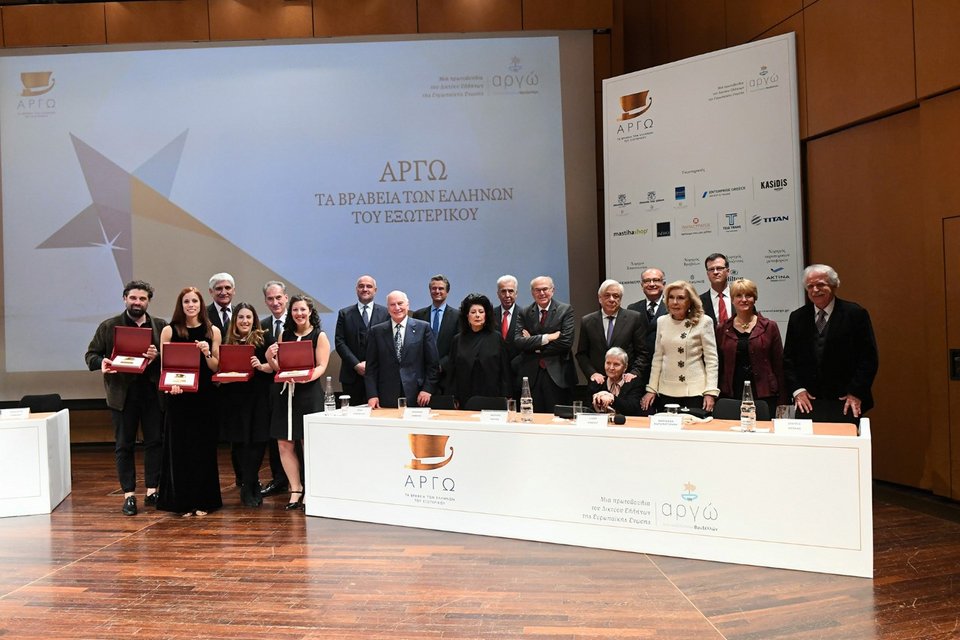 Οι οκτώ βραβευθέντες επελέγησαν από Επιτροπή με Πρόεδρο την Πρύτανη Ελένη Αρβελέρ