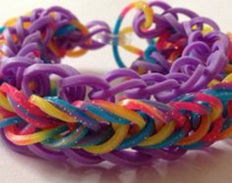 Η Daily Mail «κράζει» τους Μίντλετον: «Εκμεταλλεύονται τους πάντες, βγάζουν λεφτά από παντού -Η Κέιτ διαφημίζει ακόμη και τα τρελοβραχιολάκια τους» [εικόνες] | iefimerida.gr 1