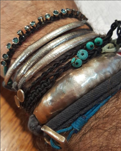 Τα βραχιόλια του Γιάννη Μπουτάρη -Τα πόσταρε στο Instagram ο Σταύρος Θεοδωράκης [εικόνα] | iefimerida.gr 0