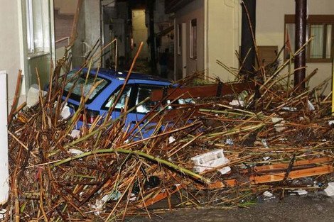 Σκηνές «αποκάλυψης» στη Ρόδο: Τεράστιες ζημιές-Ανείπωτος πόνος για τους νεκρούς [εικόνες&βίντεο] | iefimerida.gr 3