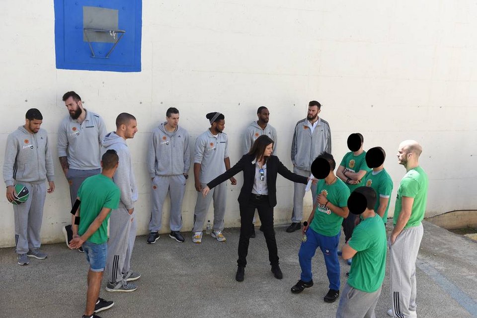 Από τη Βουλή στη... φυλακή ο Διαμαντίδης [εικόνες] | iefimerida.gr 4