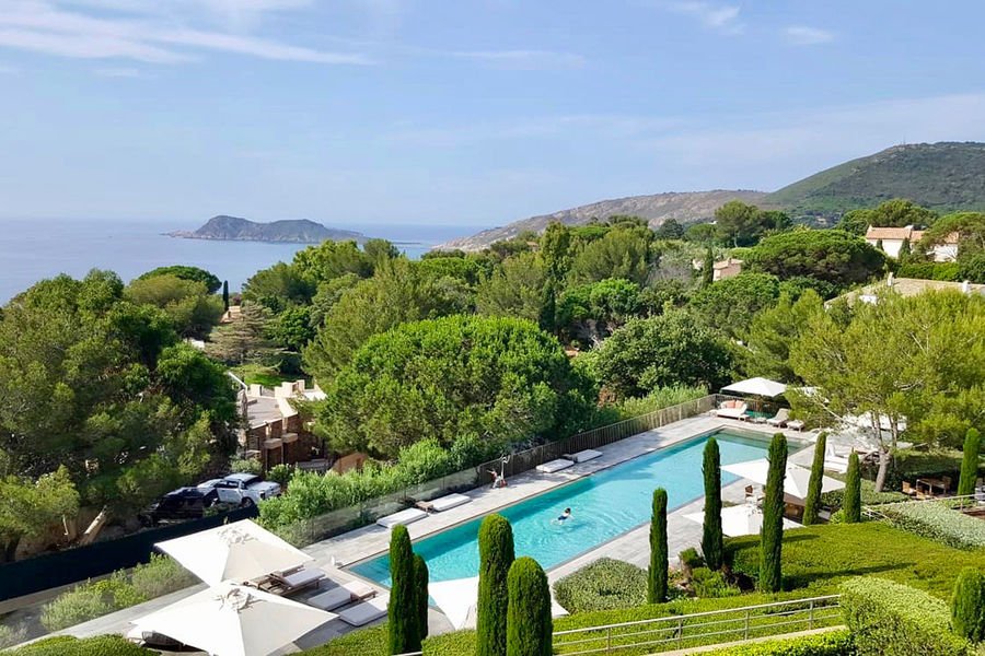 O Karl Lagerfeld δεν έχει εξοχικό -Νοικιάζει αυτή τη βίλα [εικόνες] | iefimerida.gr 8