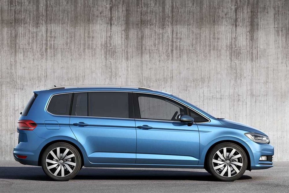Η Volkswagen παρουσιάζει καινούργιο Touran | iefimerida.gr 0