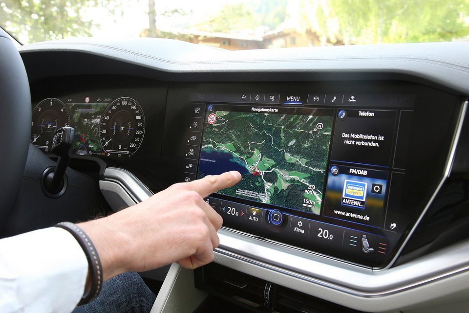 Η ναυαρχίδα της VW - Το νέο Touareg ξεκινά από 77.000 ευρώ [εικόνες] | iefimerida.gr 0