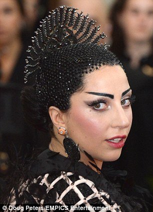 Ετσι όπως δεν τις έχετε ξαναδεί - Διάσημες ποζάρουν στο φακό χωρίς μακιγιάζ [εικόνες]  | iefimerida.gr 11