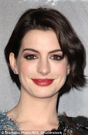 Ετσι όπως δεν τις έχετε ξαναδεί - Διάσημες ποζάρουν στο φακό χωρίς μακιγιάζ [εικόνες]  | iefimerida.gr 13