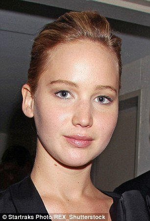 Ετσι όπως δεν τις έχετε ξαναδεί - Διάσημες ποζάρουν στο φακό χωρίς μακιγιάζ [εικόνες]  | iefimerida.gr 0