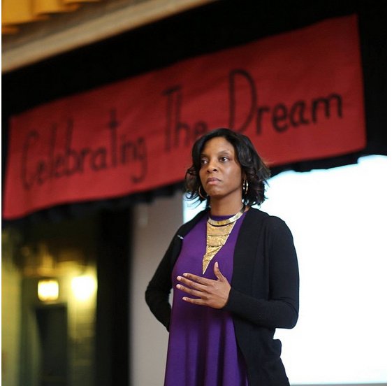 Ο ήρωας του Μπρούκλιν: Πως ένας 13χρονος μάζεψε 1,2 εκατ. δολάρια για το σχολείο του με μια φωτογραφία [εικόνες] | iefimerida.gr 2