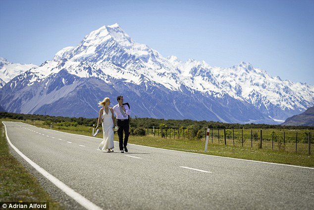 Κλέφτηκαν και τράβηξαν μόνοι τις φωτογραφίες γάμου τους [εικόνες] | iefimerida.gr 4