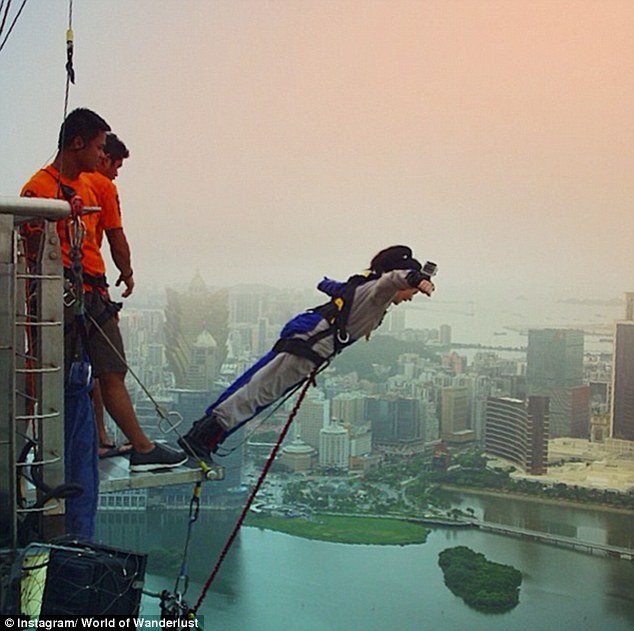 Η καλύτερη δουλειά στον κόσμο: 23χρονη πληρώνεται για να ταξιδεύει μόνη της παντού [εικόνες] | iefimerida.gr 7