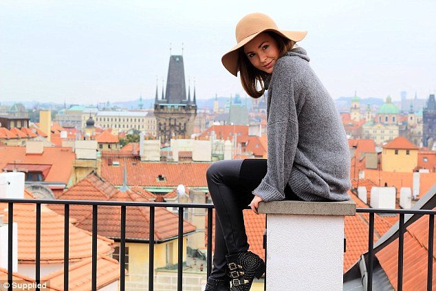 Η καλύτερη δουλειά στον κόσμο: 23χρονη πληρώνεται για να ταξιδεύει μόνη της παντού [εικόνες] | iefimerida.gr 0