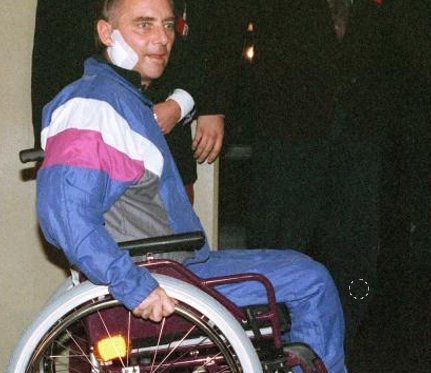 26 χρόνια από την απόπειρα δολοφονίας κατά του Σόιμπλε -Mια απίστευτη ιστορία [εικόνες & βίντεο] | iefimerida.gr 1