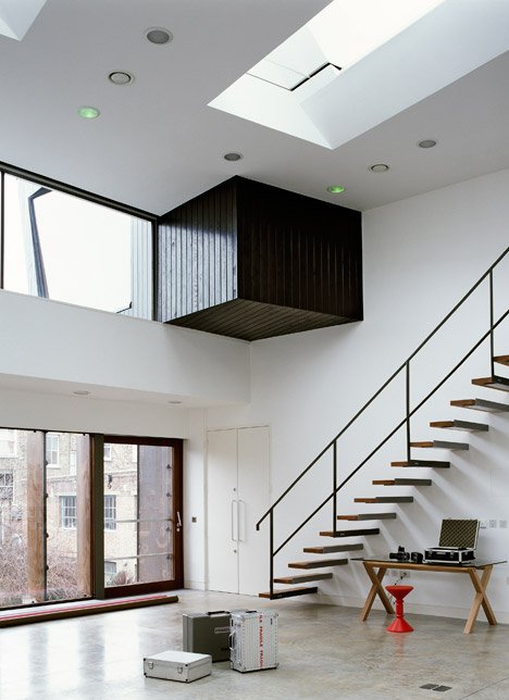 Η απίστευτη μεταμόρφωση του εργοστασίου όπου παρασκευαζόταν η Monopoly σε μικρά αρτιστίκ στούντιο [εικόνες] | iefimerida.gr 11