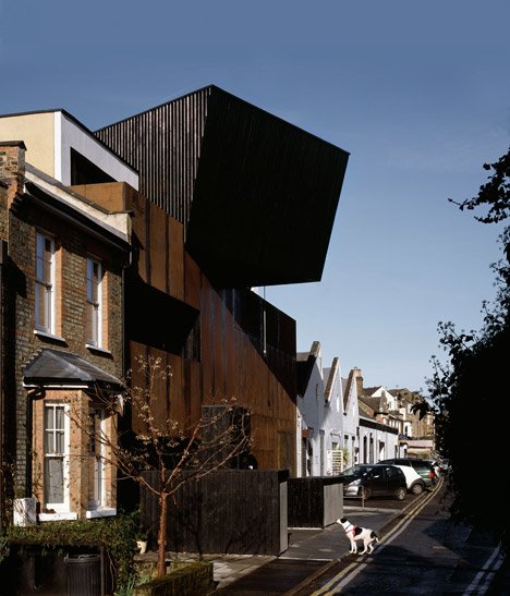 Η απίστευτη μεταμόρφωση του εργοστασίου όπου παρασκευαζόταν η Monopoly σε μικρά αρτιστίκ στούντιο [εικόνες] | iefimerida.gr 8