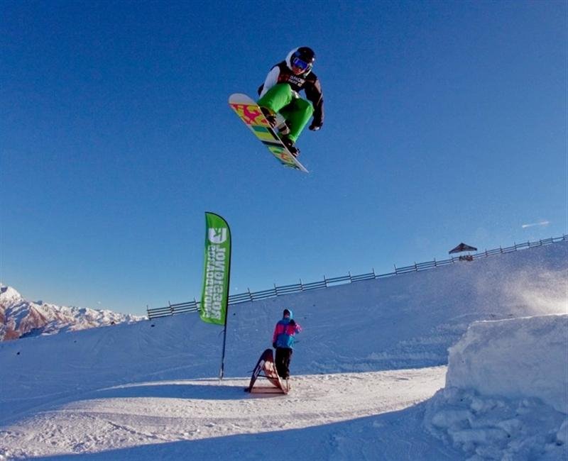Σκίζοντας το χιόνι σε μία σανίδα - Οι 5 καλύτερες πίστες για σνόουμπορντ [εικόνες] | iefimerida.gr 7