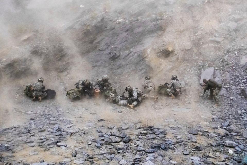 Η ζωή μέσα από τα μάτια ενός φωτογράφου πολέμου -Σοκαριστικές εικόνες από τα μέτωπα της φρίκης [εικόνες] | iefimerida.gr 6