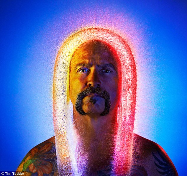 Πρωτότυπες και εντυπωσιακές περούκες από νερό [εικόνες] | iefimerida.gr 9