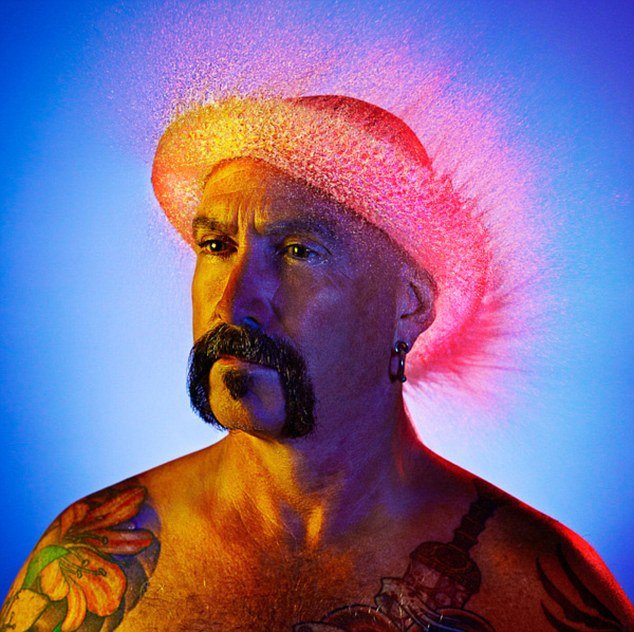 Πρωτότυπες και εντυπωσιακές περούκες από νερό [εικόνες] | iefimerida.gr 4