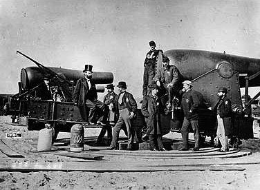 Watertown Βοστώνης: Ποια είναι η πόλη που ζει το απόλυτο θρίλερ – Εντρομοι πολίτες κλειδωμένοι στα σπίτια -Αδειοι δρόμοι [εικόνες] | iefimerida.gr 4